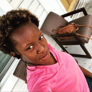 Meet your Posher, Alexus